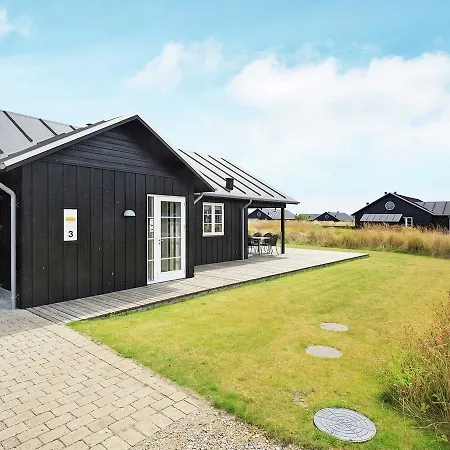 Holiday Strandhustvaervej *